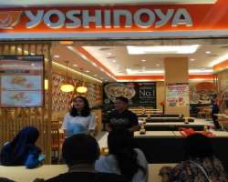 The mall also has a huge food court where you can have snacks that add icing to the cake after an exciting day at the water park; you end the day with